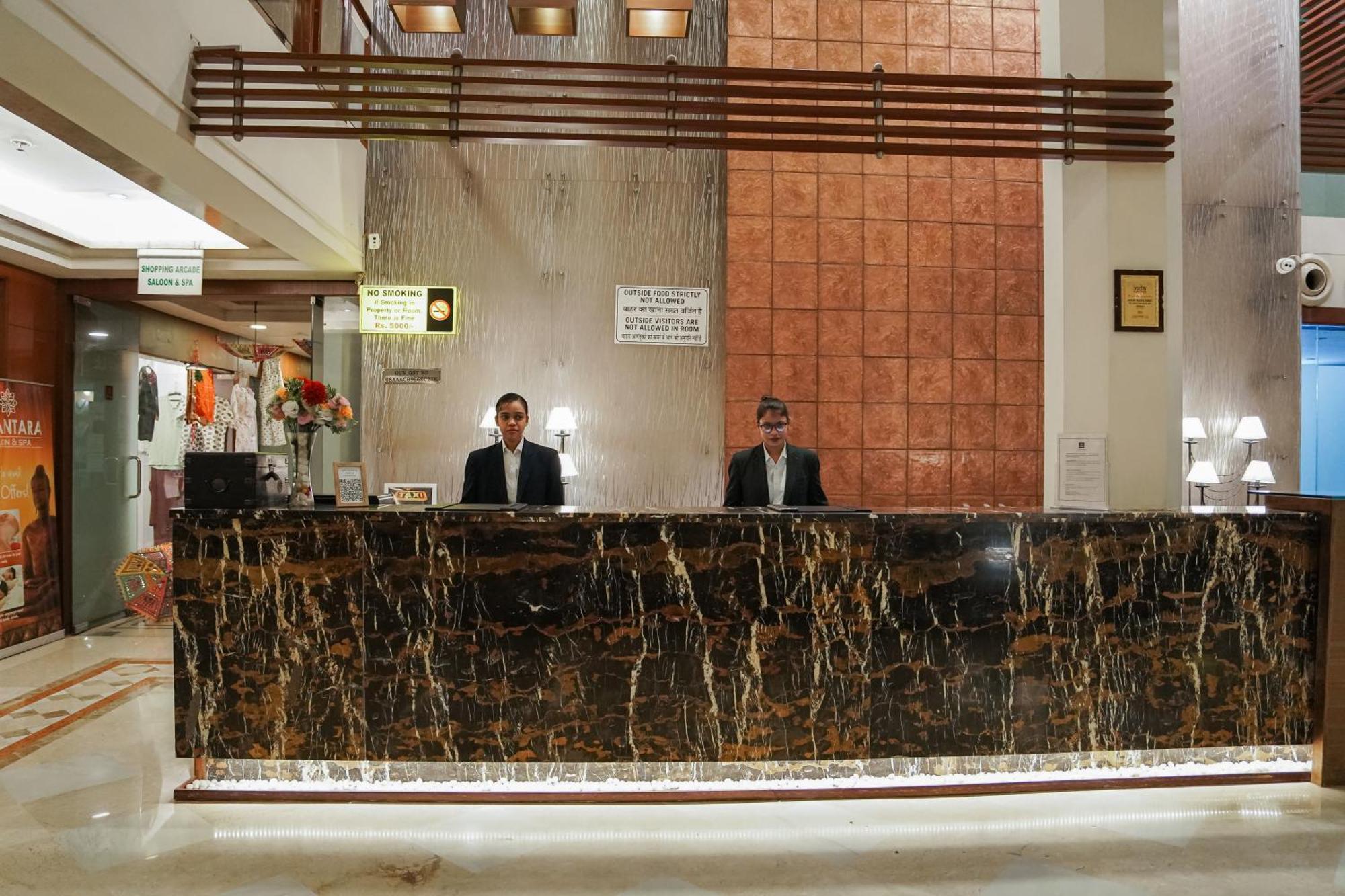 Clarion Bella Casa At Airport Hotel Джайпур Екстериор снимка