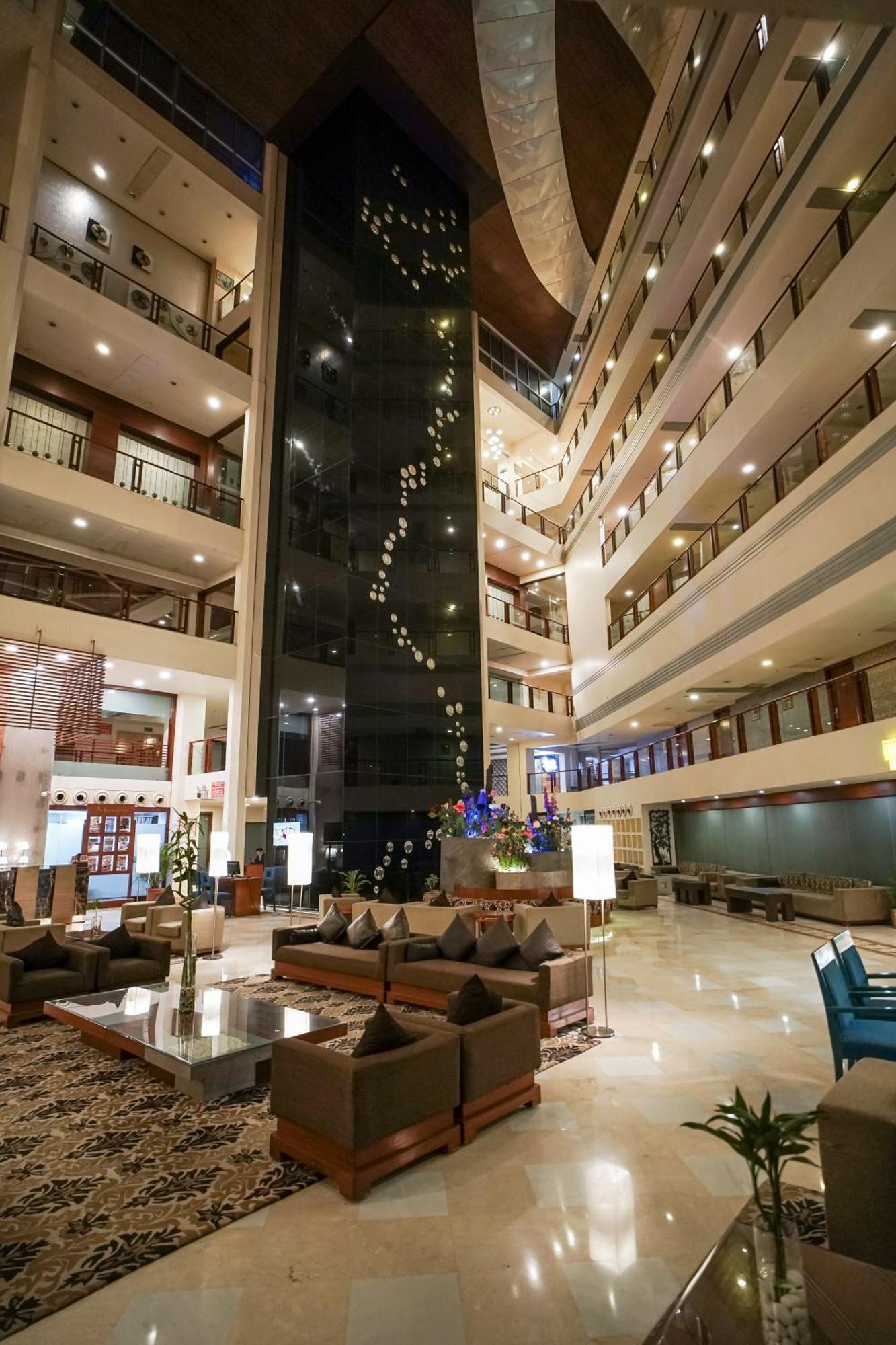 Clarion Bella Casa At Airport Hotel Джайпур Екстериор снимка