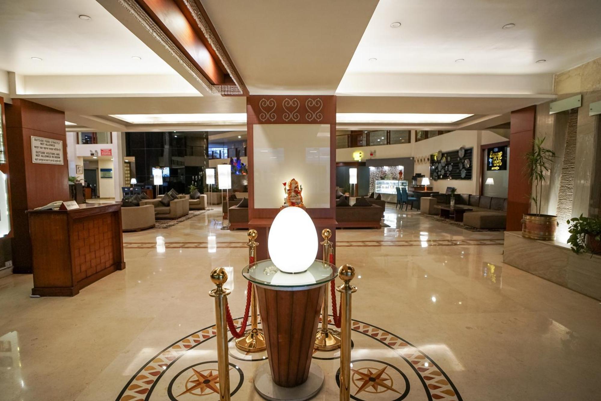 Clarion Bella Casa At Airport Hotel Джайпур Екстериор снимка