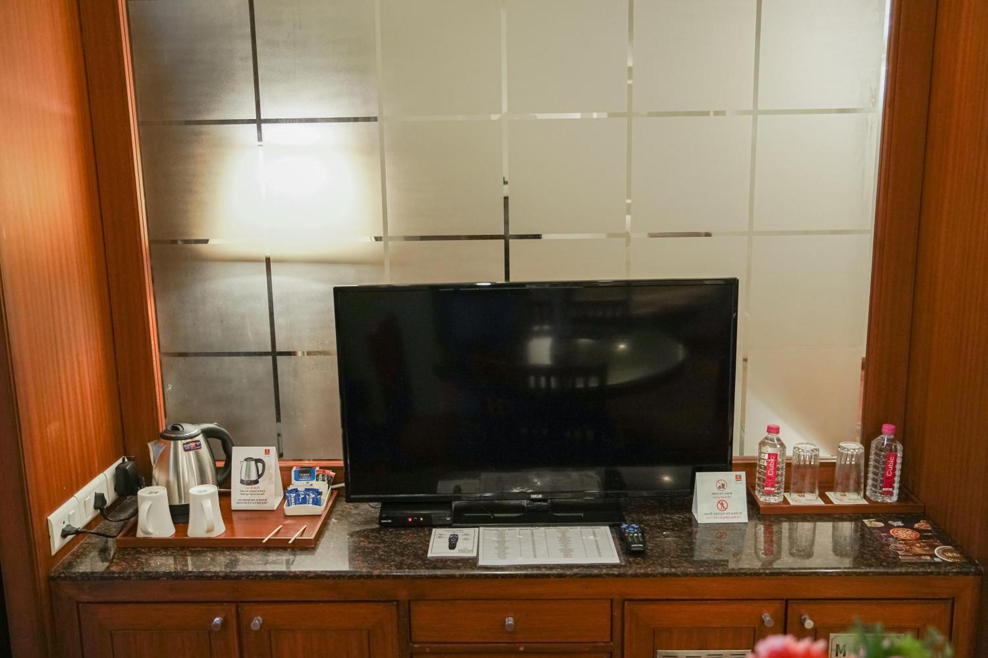 Clarion Bella Casa At Airport Hotel Джайпур Екстериор снимка
