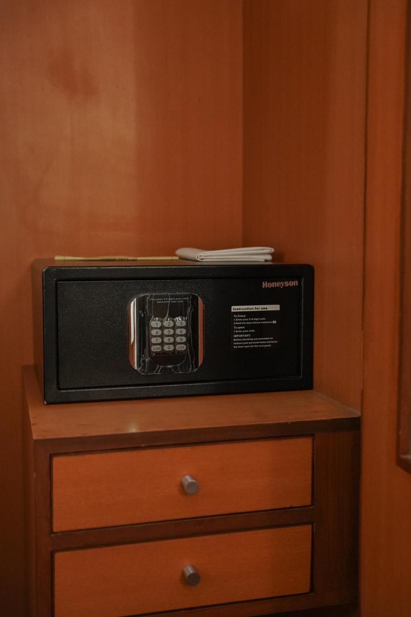 Clarion Bella Casa At Airport Hotel Джайпур Екстериор снимка