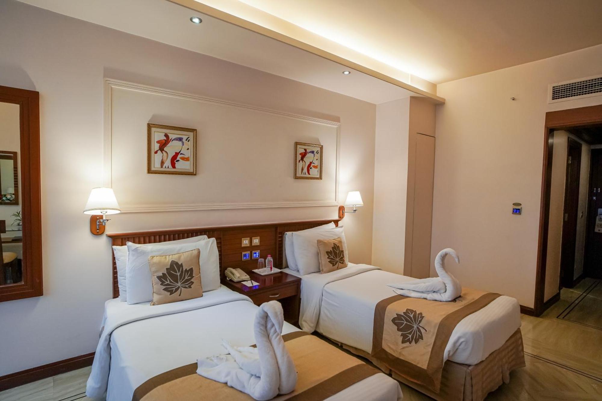 Clarion Bella Casa At Airport Hotel Джайпур Екстериор снимка