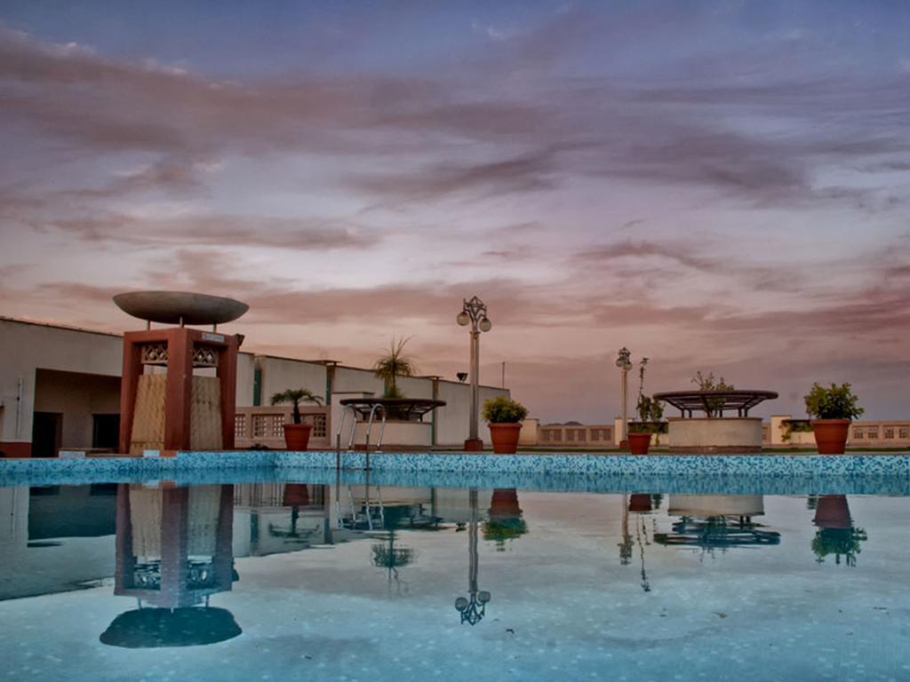 Clarion Bella Casa At Airport Hotel Джайпур Екстериор снимка